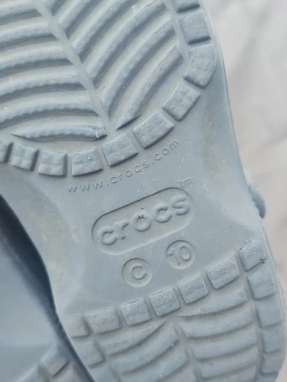 CROCS Navy Blue Kids Clog Sandals with Frozen Elsa Charms O5